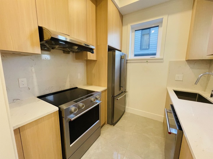 Photo 4 at 2 - 2452 Harrison Drive, Fraserview VE, Vancouver East