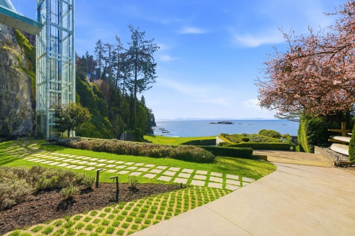 Photo 26 at 5210 Marine Drive, Caulfeild, West Vancouver