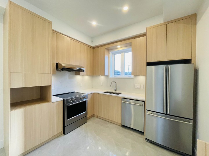 Photo 3 at 2450 Harrison Drive, Fraserview VE, Vancouver East