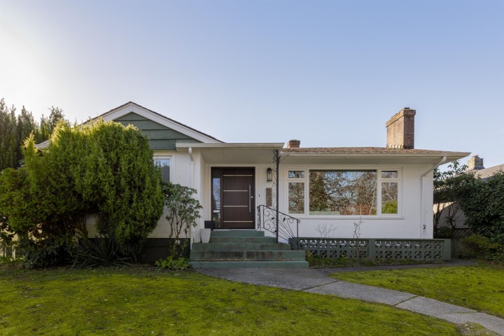 Photo 1 at 5935 Prince Albert Street, Fraser VE, Vancouver East