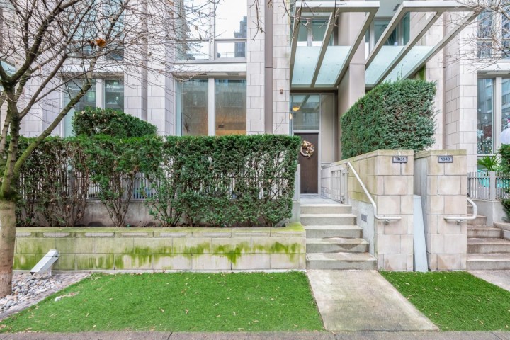 Photo 2 at 1051 Richards Street, Downtown VW, Vancouver West