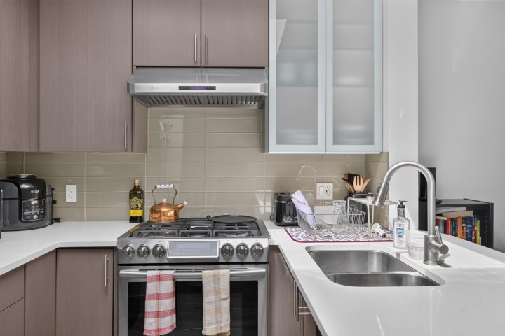 Photo 5 at 401 - 688 E 16th Avenue, Fraser VE, Vancouver East