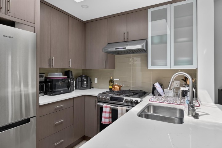 Photo 4 at 401 - 688 E 16th Avenue, Fraser VE, Vancouver East