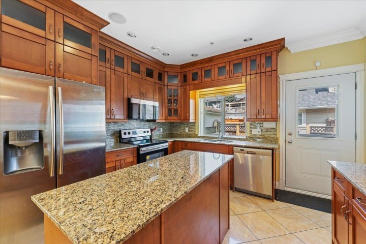 Photo 7 at 1185 E 62nd Avenue, Vancouver East