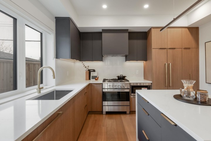 Photo 2 at 1 - 552 Kaslo Street, Renfrew VE, Vancouver East