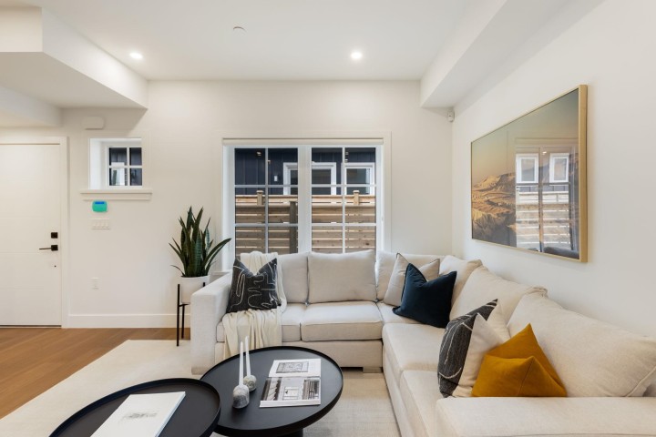 Photo 6 at 1 - 552 Kaslo Street, Renfrew VE, Vancouver East