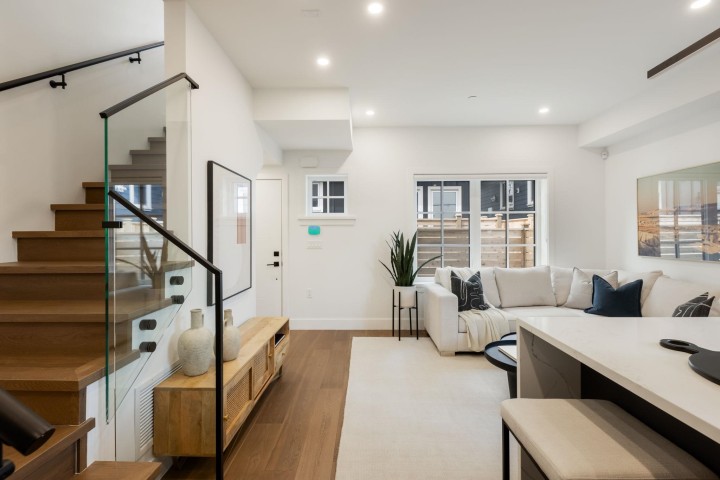 Photo 5 at 1 - 552 Kaslo Street, Renfrew VE, Vancouver East