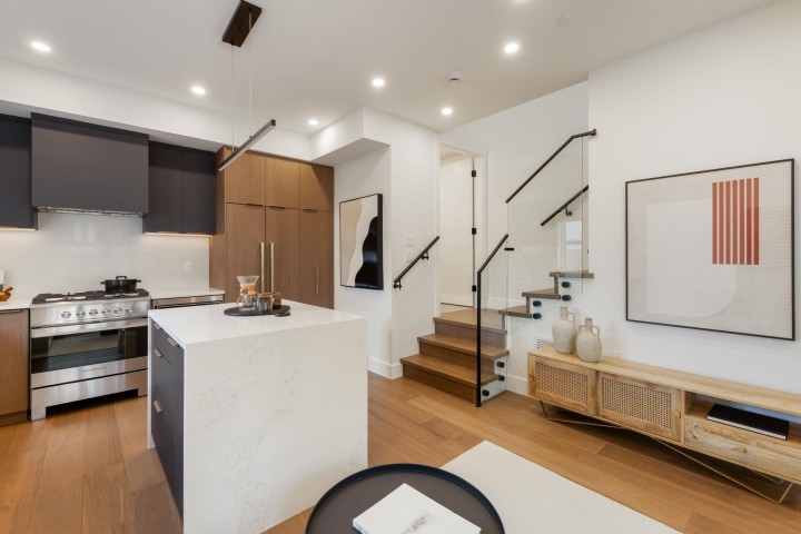 Photo 8 at 1 - 552 Kaslo Street, Renfrew VE, Vancouver East