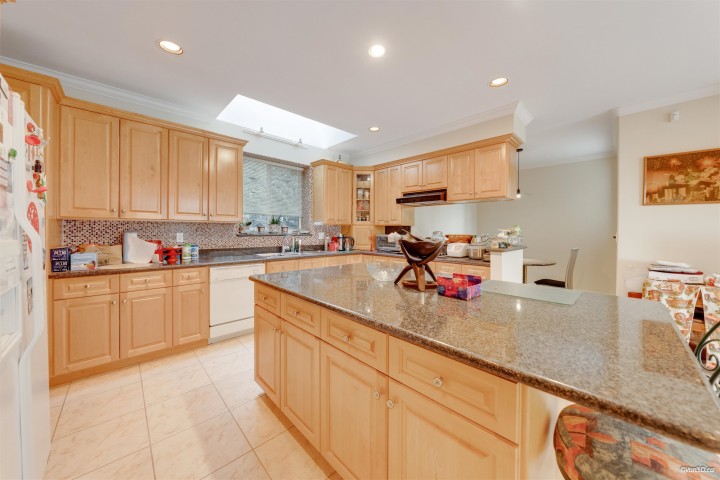 Photo 6 at 4989 Chalet Place, Canyon Heights NV, North Vancouver
