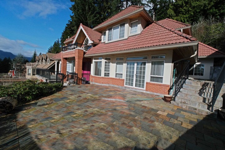 Photo 5 at 4989 Chalet Place, Canyon Heights NV, North Vancouver