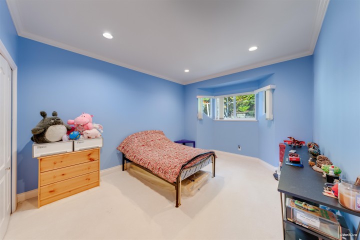Photo 24 at 4989 Chalet Place, Canyon Heights NV, North Vancouver