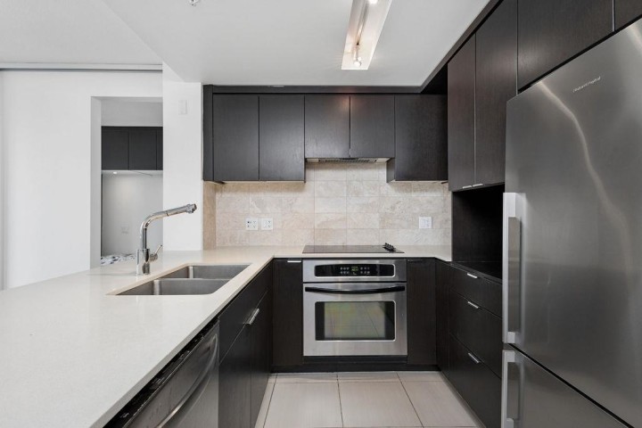 Photo 6 at 1208 - 1320 Chesterfield Avenue, Central Lonsdale, North Vancouver