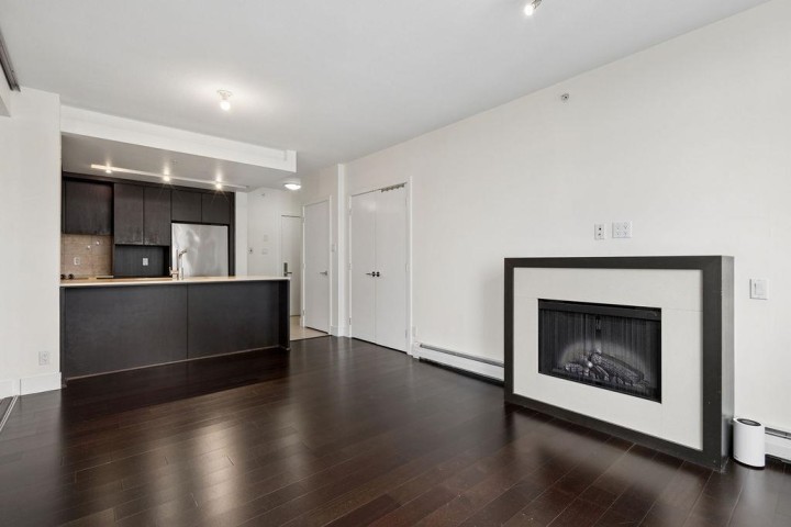 Photo 3 at 1208 - 1320 Chesterfield Avenue, Central Lonsdale, North Vancouver