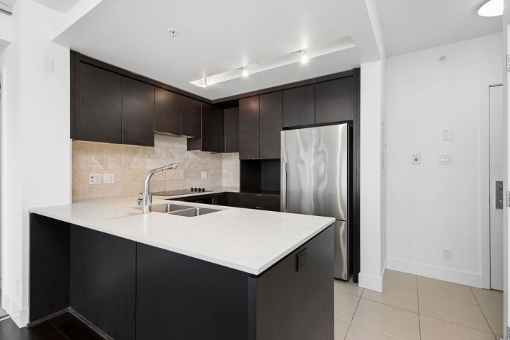 Photo 5 at 1208 - 1320 Chesterfield Avenue, Central Lonsdale, North Vancouver
