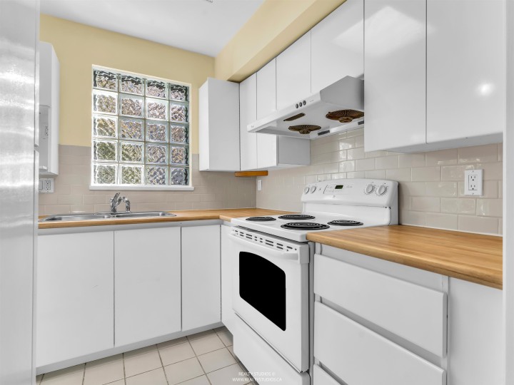 Photo 22 at 204 - 876 W 16th Avenue, Cambie, Vancouver West