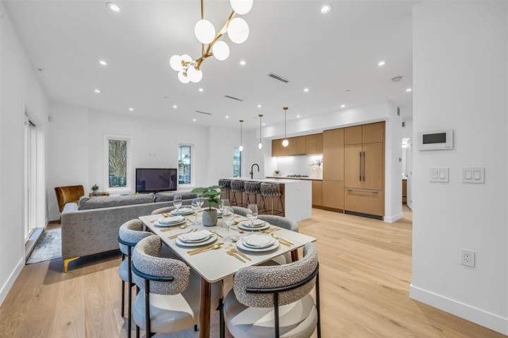 Photo 6 at 1016 W 52nd Avenue, South Granville, Vancouver West
