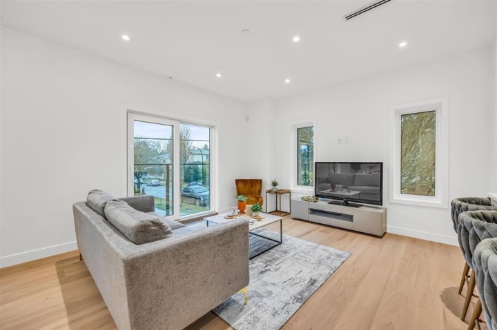 Photo 10 at 1016 W 52nd Avenue, South Granville, Vancouver West