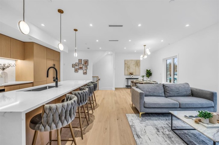 Photo 8 at 1016 W 52nd Avenue, South Granville, Vancouver West