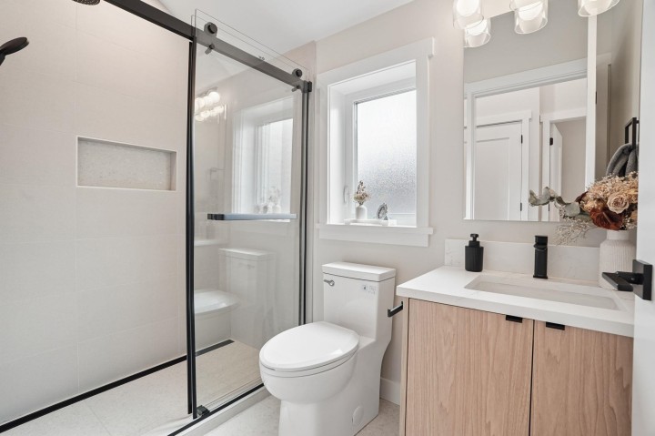 Photo 33 at 1889 E 34th Avenue, Victoria VE, Vancouver East