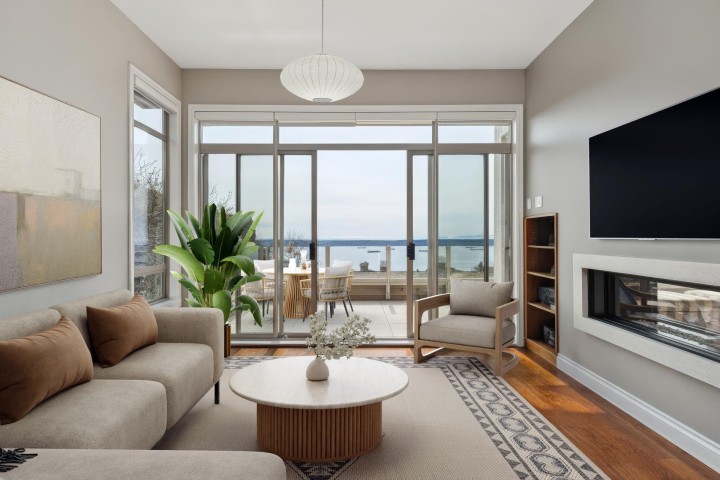 Photo 4 at 2416 Carr Lane, Panorama Village, West Vancouver