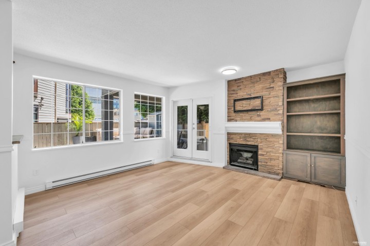 Photo 3 at 110 - 125 W 18th Street, Central Lonsdale, North Vancouver