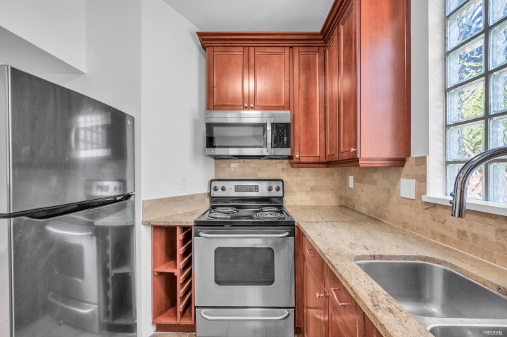 Photo 14 at 110 - 125 W 18th Street, Central Lonsdale, North Vancouver