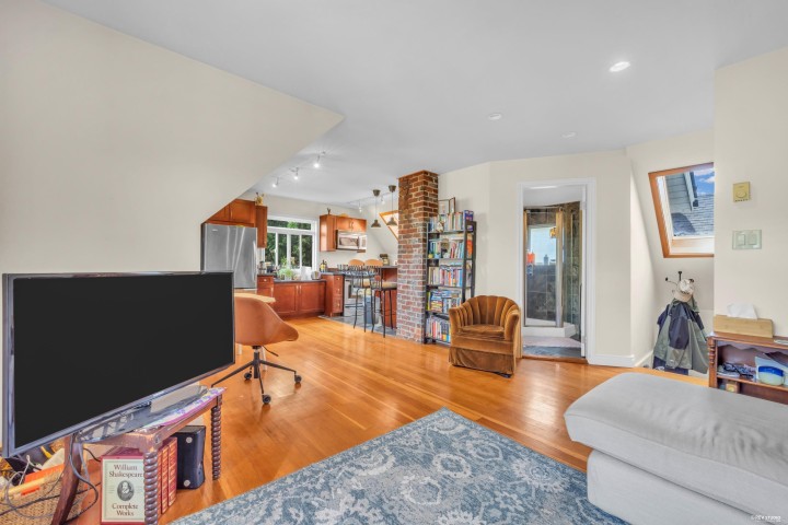 Photo 17 at 2636 Prince Albert Street, Mount Pleasant VE, Vancouver East
