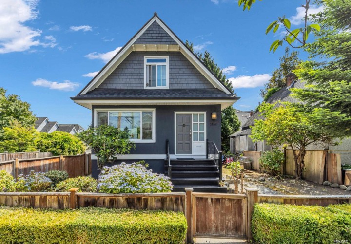 Photo 1 at 2636 Prince Albert Street, Mount Pleasant VE, Vancouver East