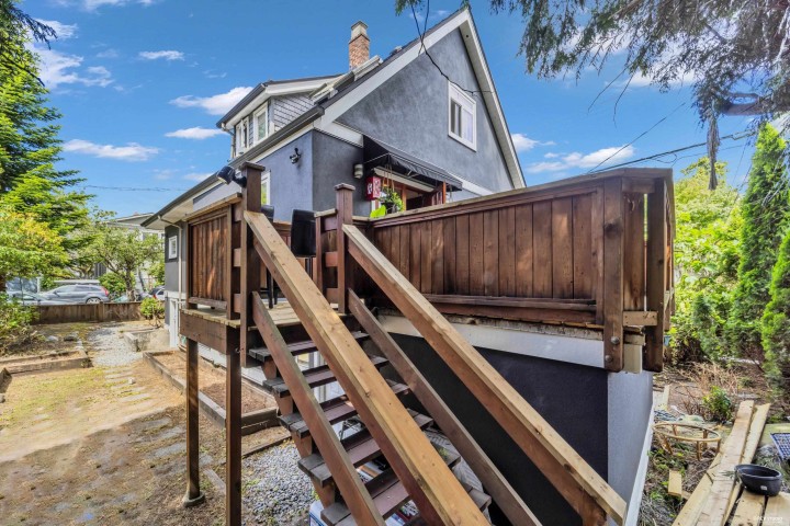 Photo 5 at 2636 Prince Albert Street, Mount Pleasant VE, Vancouver East