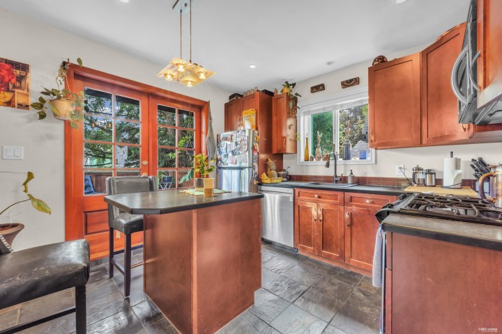 Photo 10 at 2636 Prince Albert Street, Mount Pleasant VE, Vancouver East
