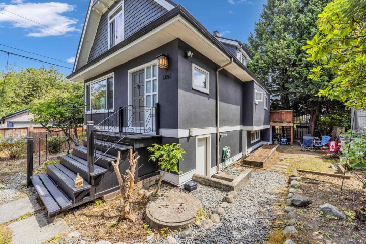 Photo 4 at 2636 Prince Albert Street, Mount Pleasant VE, Vancouver East