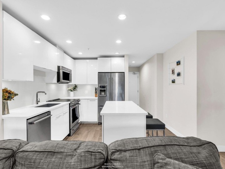 Photo 4 at 117 - 723 W 3rd Street, Harbourside, North Vancouver