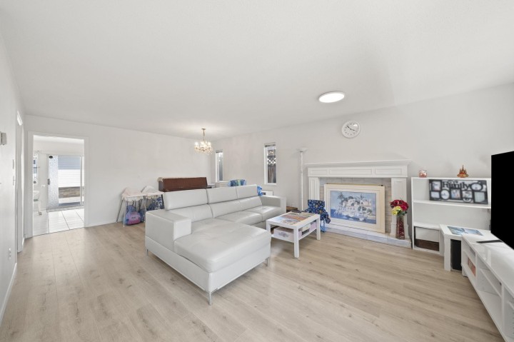 Photo 3 at 1855 E 53rd Avenue, Killarney VE, Vancouver East