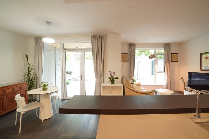 Photo 2 at 102 - 375 W 59th Avenue, South Cambie, Vancouver West