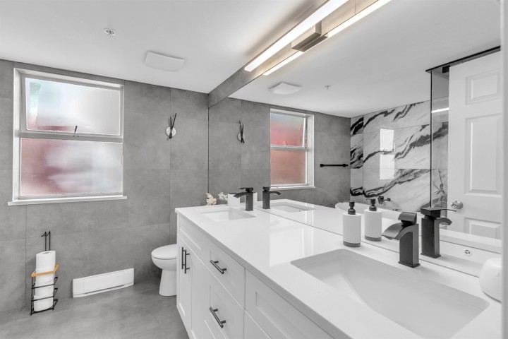 Photo 27 at 8 - 2425 Edgemont Boulevard, Mosquito Creek, North Vancouver