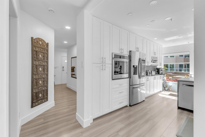 Photo 22 at 8 - 2425 Edgemont Boulevard, Mosquito Creek, North Vancouver