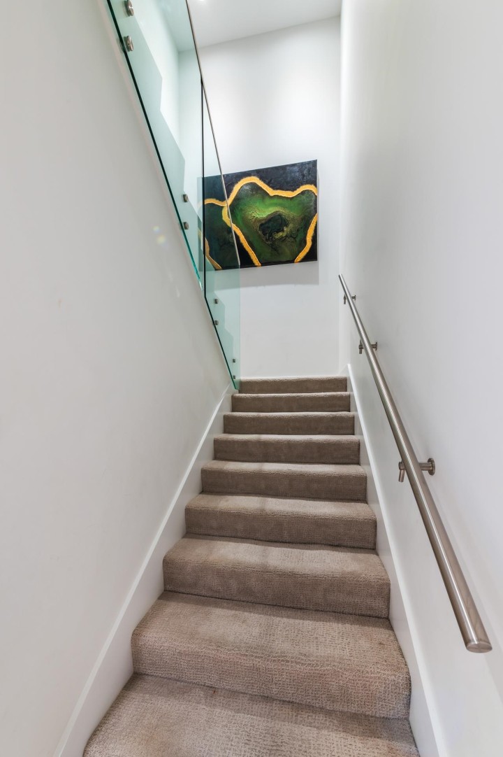 Photo 14 at 2765 Mountain Highway, Lynn Valley, North Vancouver