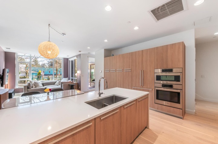 Photo 11 at 2765 Mountain Highway, Lynn Valley, North Vancouver