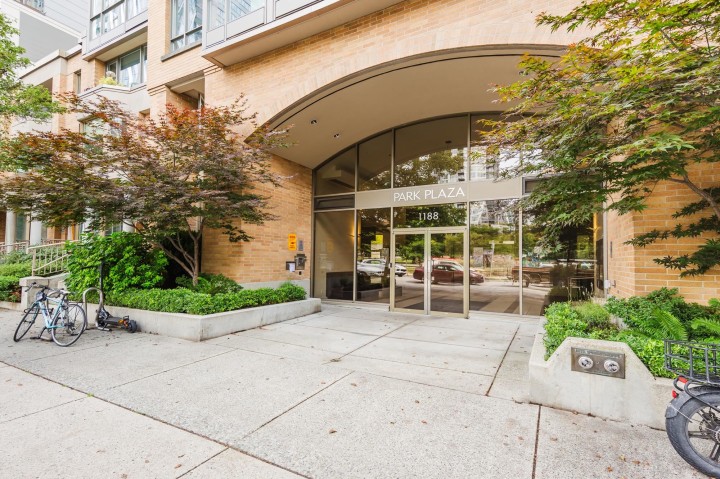 Photo 25 at 1003 - 1188 Richards Street, Yaletown, Vancouver West