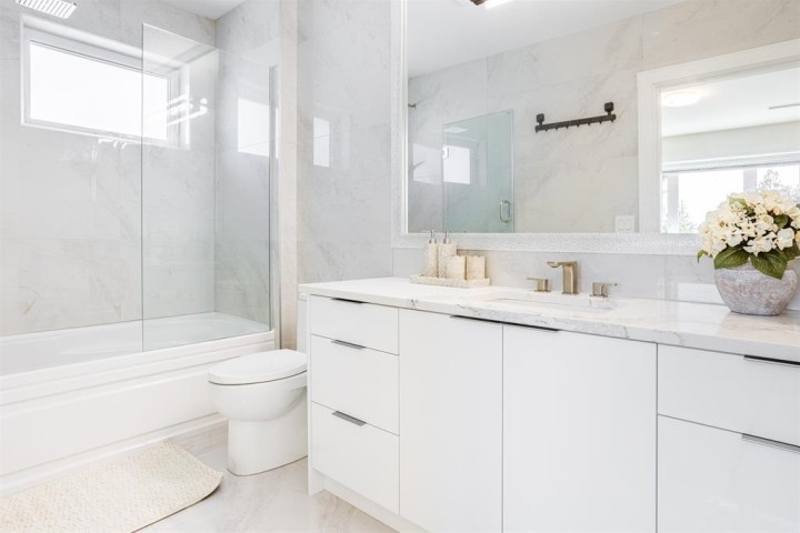 Photo 15 at 1470 W 57th Avenue, South Granville, Vancouver West