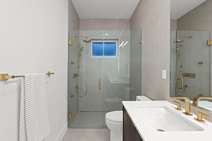 Photo 18 at 2 - 4549 W 11th Avenue, Point Grey, Vancouver West