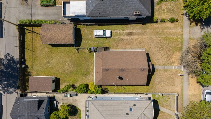 Photo 3 at 428 E 62nd Avenue, South Vancouver, Vancouver East