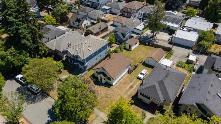 Photo 9 at 428 E 62nd Avenue, South Vancouver, Vancouver East