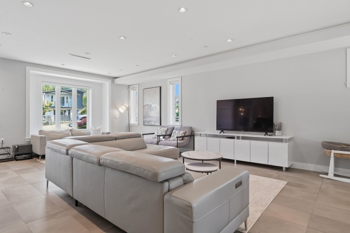 Photo 5 at 3287 Matapan Crescent, Renfrew Heights, Vancouver East