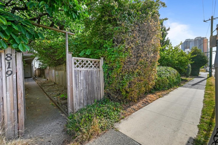 Photo 28 at 819 W 70th Avenue, Marpole, Vancouver West