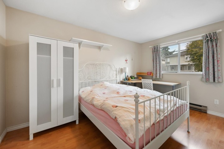 Photo 15 at 819 W 70th Avenue, Marpole, Vancouver West