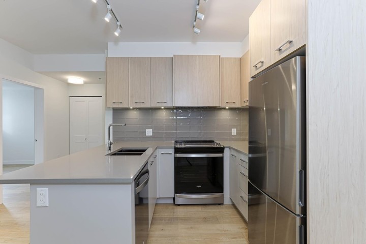 Photo 4 at 403 - 4933 Clarendon Street, Collingwood VE, Vancouver East