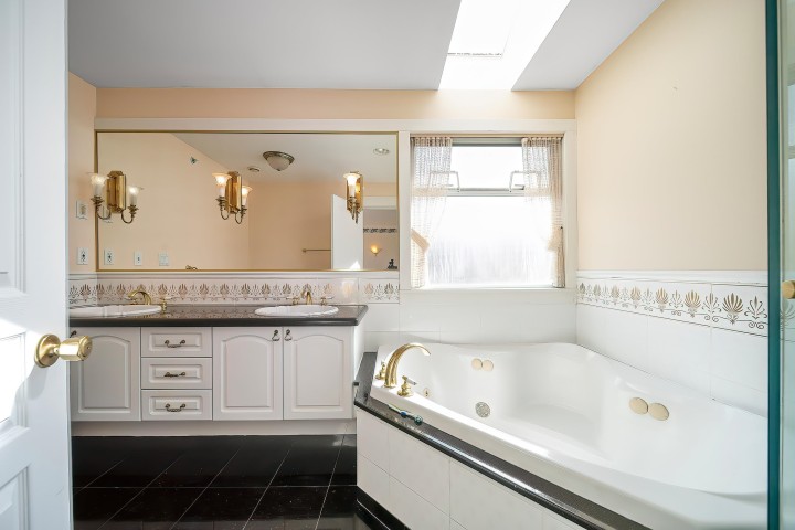 Photo 15 at 2039 W 62 Avenue, S.W. Marine, Vancouver West