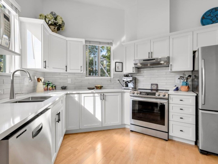 Photo 12 at 413 - 128 W 8th Street, Central Lonsdale, North Vancouver