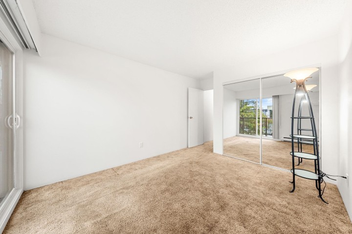 Photo 23 at 204 - 3136 Kingsway, Collingwood VE, Vancouver East